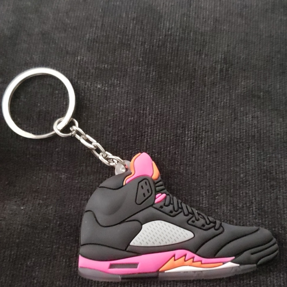 🔥Jordan 5's (blk/pink) Keychain🔥